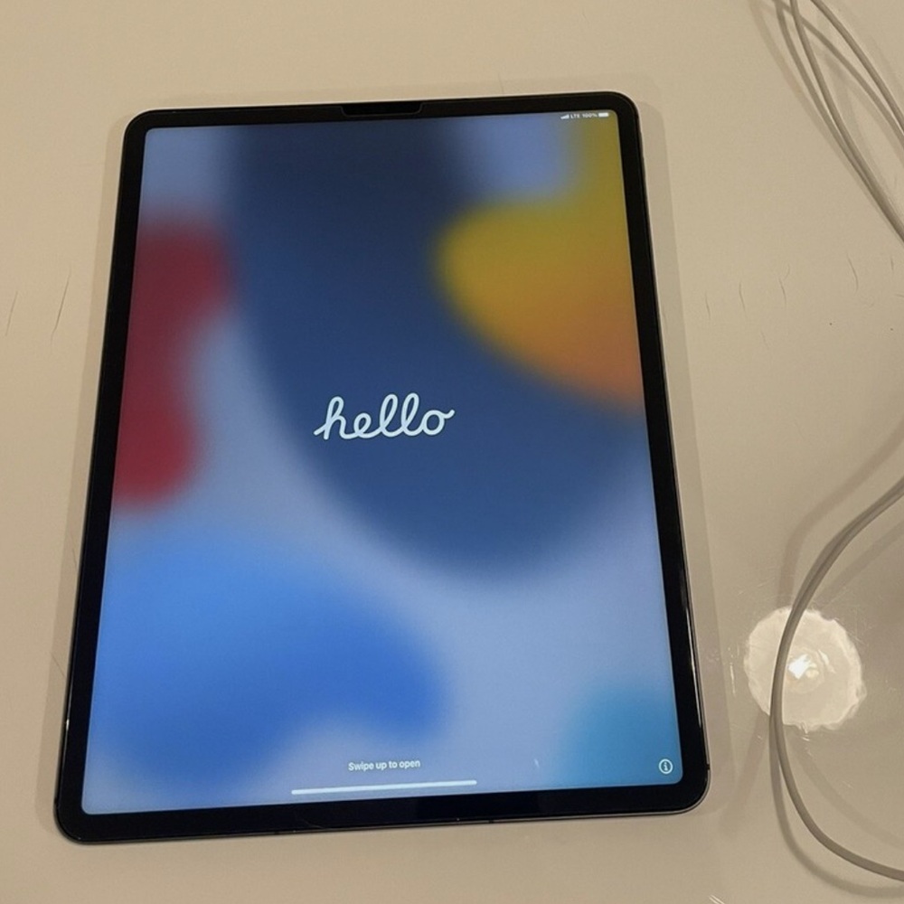 Apple iPad Pro 12.9" (5th Gen) 256 GB[Cellular Unlocked] A2379 Space Gray